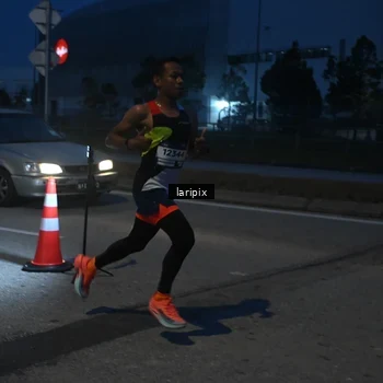 Runner Photo 7586028