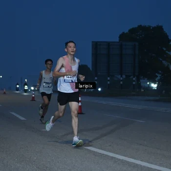 Runner Photo 7586029