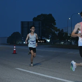 Runner Photo 7586035