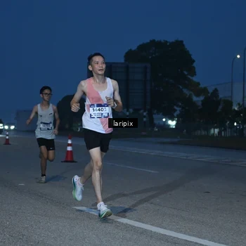Runner Photo 7586037