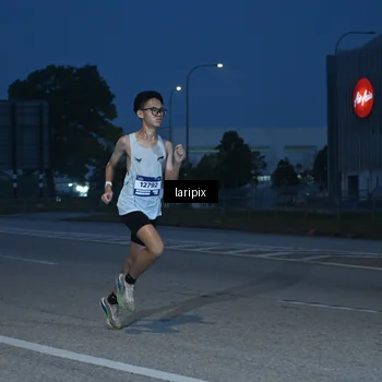 Runner Photo 7586039