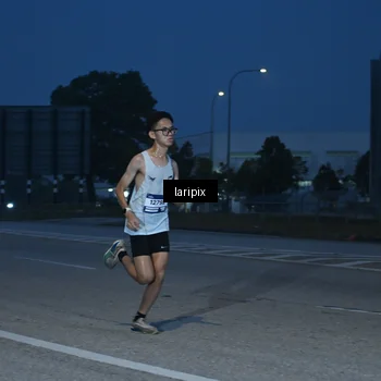 Runner Photo 7586042