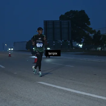 Runner Photo 7586043