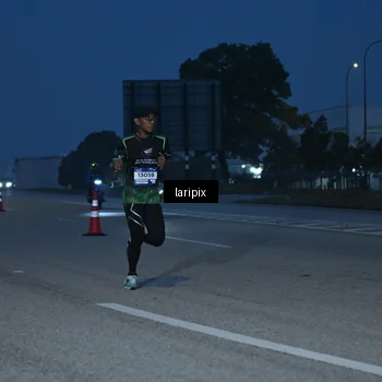 Runner Photo 7586044