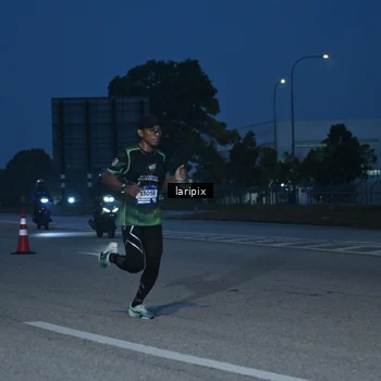 Runner Photo 7586047
