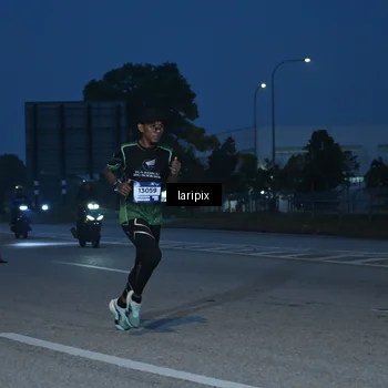 Runner Photo 7586048
