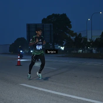 Runner Photo 7586050
