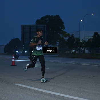 Runner Photo 7586053