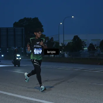 Runner Photo 7586054
