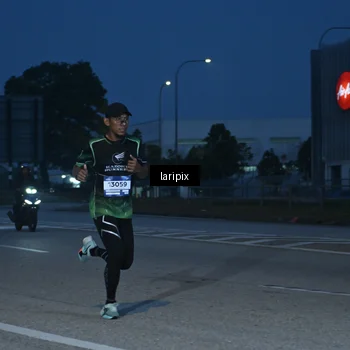Runner Photo 7586056