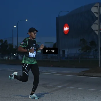 Runner Photo 7586058