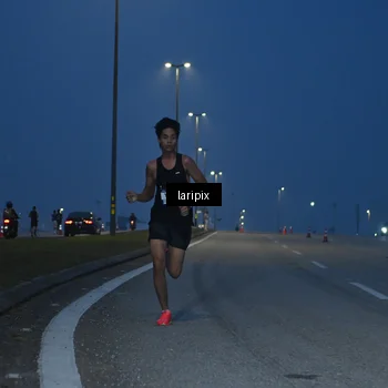 Runner Photo 7586061