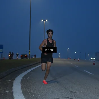 Runner Photo 7586064