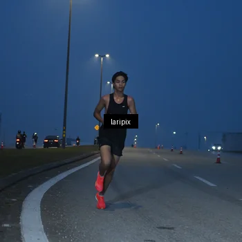 Runner Photo 7586070
