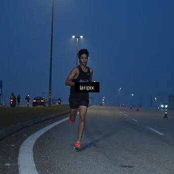 Runner Photo 7586071