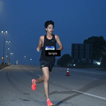 Runner Photo 7586072