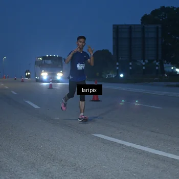 Runner Photo 7586079