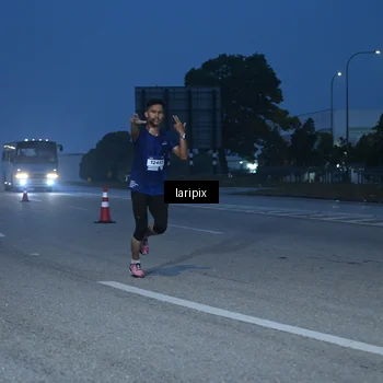 Runner Photo 7586085