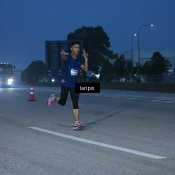 Runner Photo 7586087