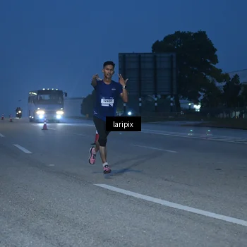 Runner Photo 7586090