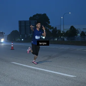Runner Photo 7586091