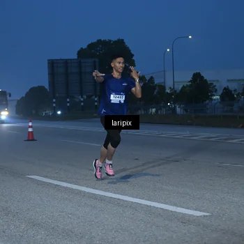 Runner Photo 7586092