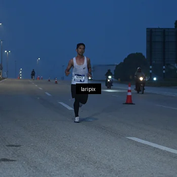 Runner Photo 7586099