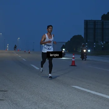 Runner Photo 7586100
