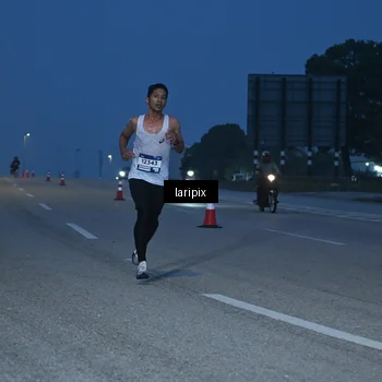 Runner Photo 7586103