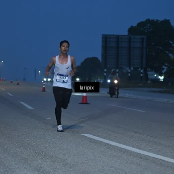 Runner Photo 7586104