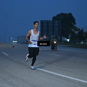 Runner Photo 7586109