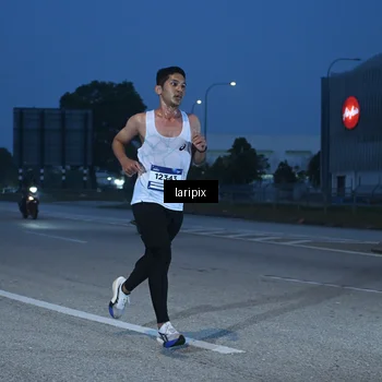 Runner Photo 7586118