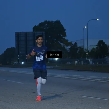 Runner Photo 7586121