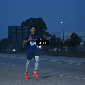 Runner Photo 7586122