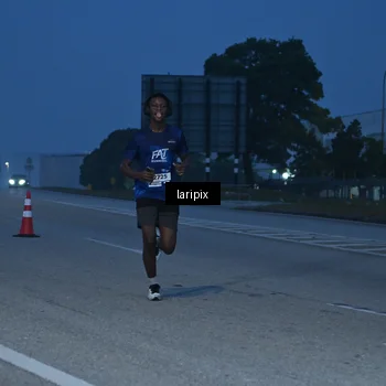 Runner Photo 7586134