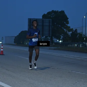 Runner Photo 7586136