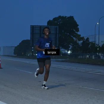 Runner Photo 7586137