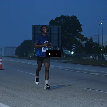 Runner Photo 7586138