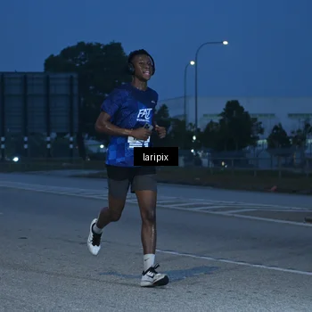 Runner Photo 7586146