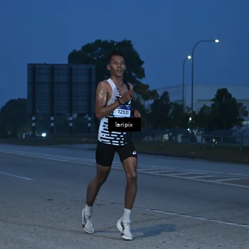 Runner Photo 7586152