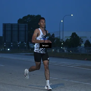 Runner Photo 7586153