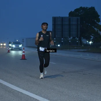 Runner Photo 7586162