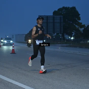 Runner Photo 7586163