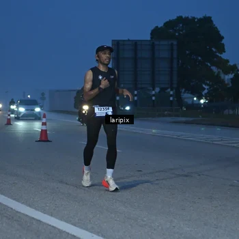 Runner Photo 7586165
