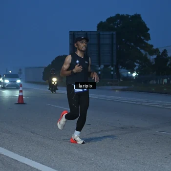 Runner Photo 7586166