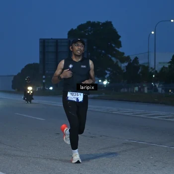 Runner Photo 7586167