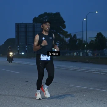 Runner Photo 7586171