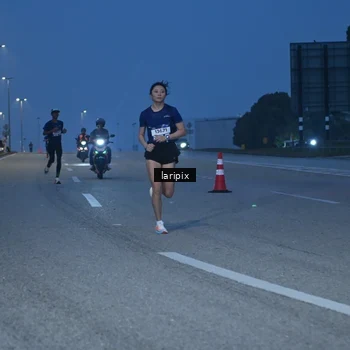 Runner Photo 7586176