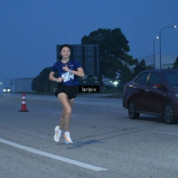 Runner Photo 7586186