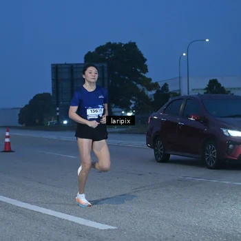Runner Photo 7586187